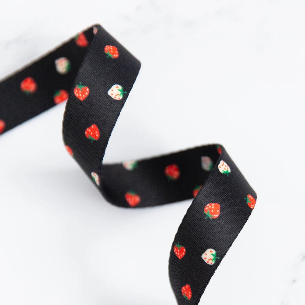 1" Mini Berry in Black Webbing