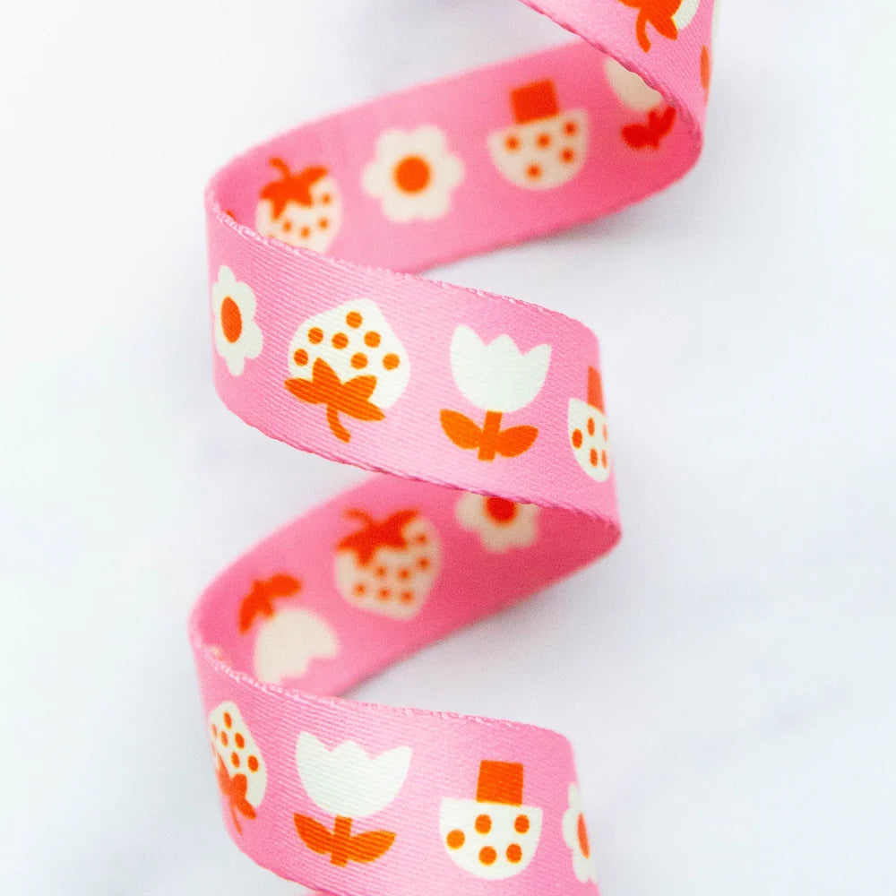1" Strawbitties in Pink Webbing